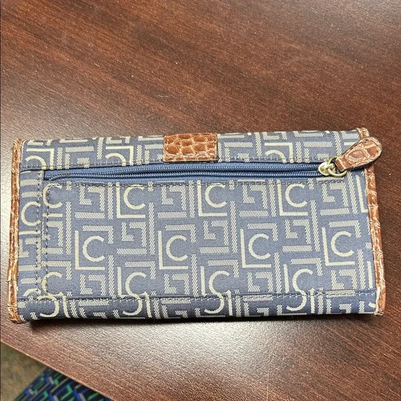 Liz Claiborne Blue and Tan Wallet - Picture 5 of 6